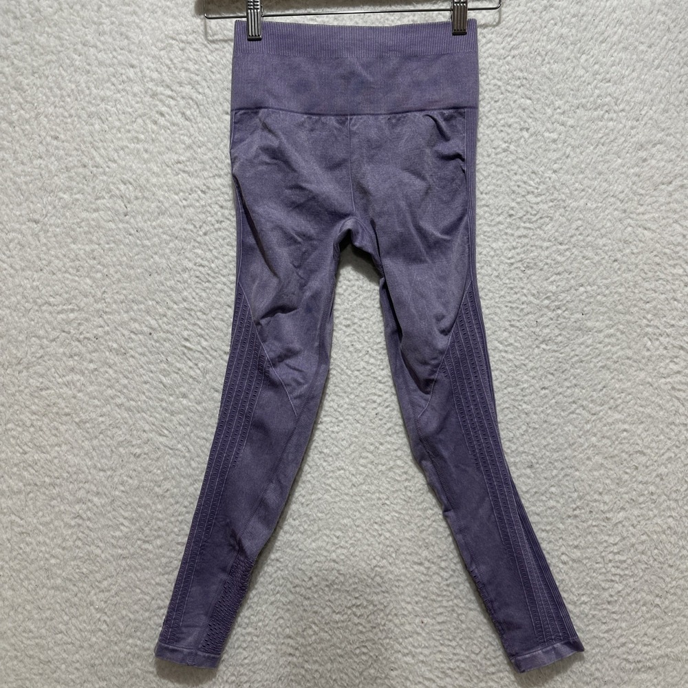 Fabletics Women's Sync Seamless High-Waisted Textured‎ Contour Lines Leggings